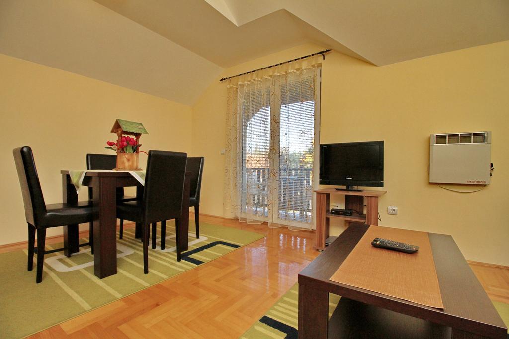 Apartments Vila Velickovic ซลาตีบอร์ ภายนอก รูปภาพ